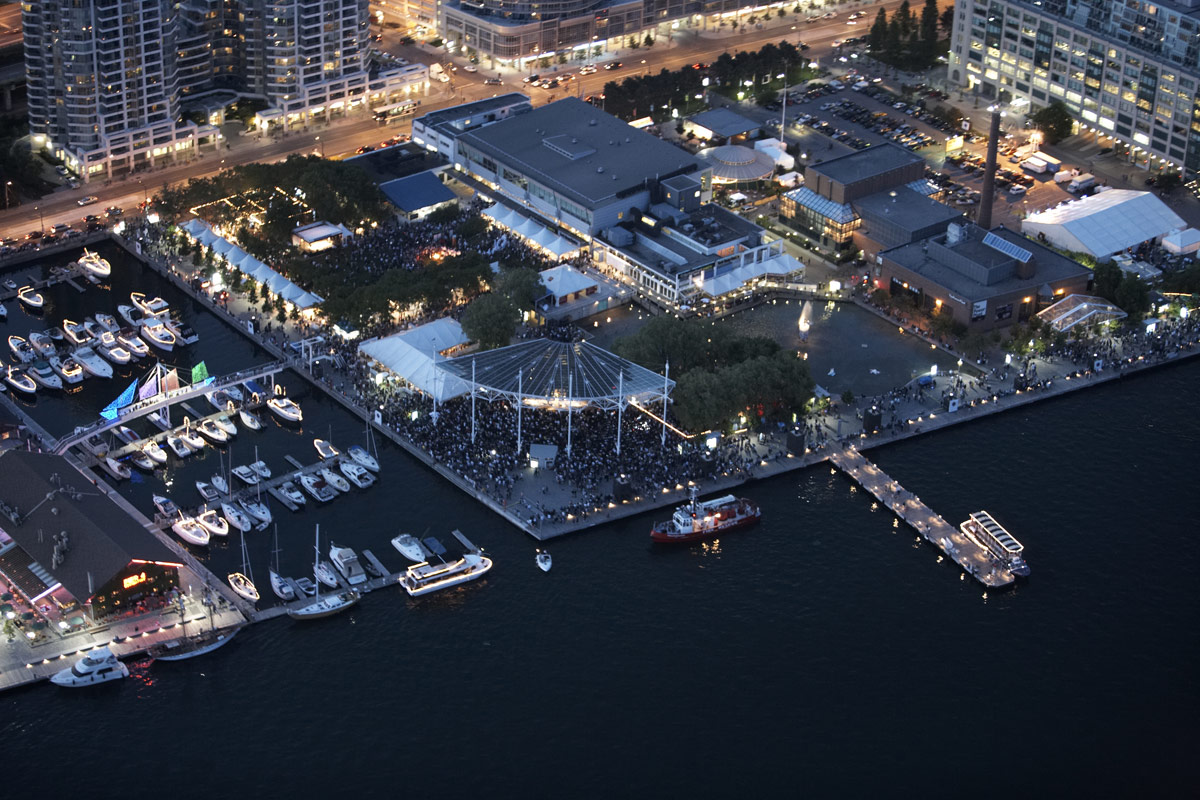 Toronto Waterfront: Harbourfront to Sherbourne Common