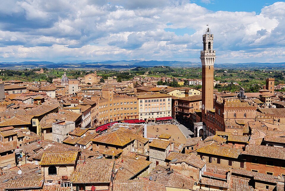 Siena on Foot: The Campo, the Duomo and the Contrade