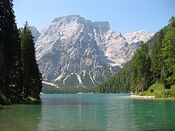 The lake and the climb to Sennes