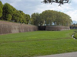 Lucca's Renaissance walls