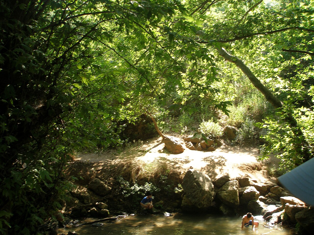Nahal Amud — Springs, Canyon and the Pillar Rock