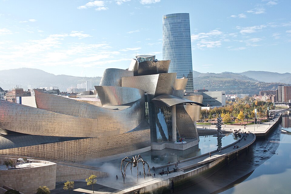 Bilbao: Guggenheim to Casco Viejo Along the Nervión