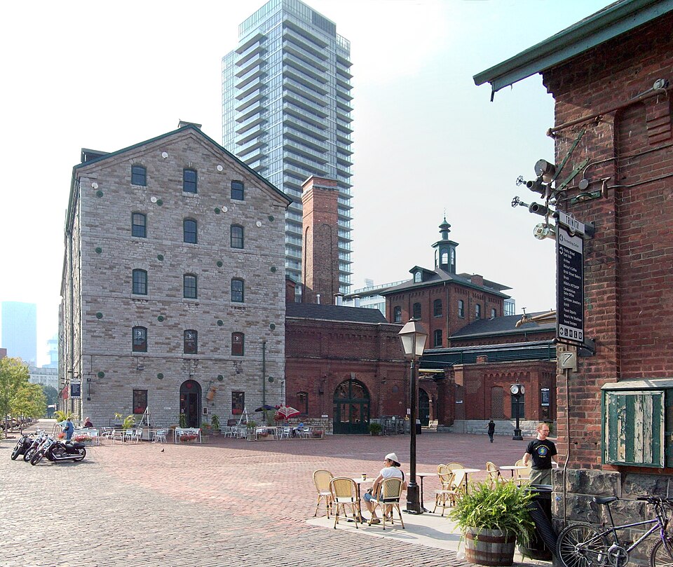 Old Town Toronto: Union Station to the Distillery District