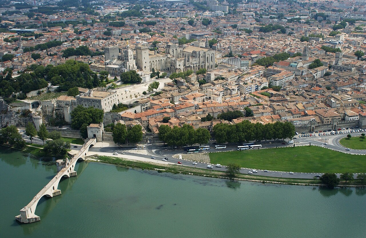 Avignon & the Pont du Gard: Popes, a Broken Bridge and a Roman Aqueduct
